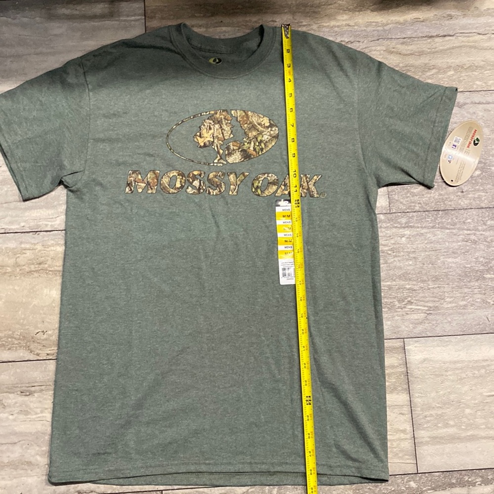 Mossy Oak green Medium NWT Short sleeve shirt
